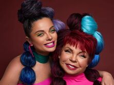 "Эх, маман. Как можно было?". В сети обсуждают видео Наташи Королевой и ее мамы, адресованное старшей сестре певицы Русе