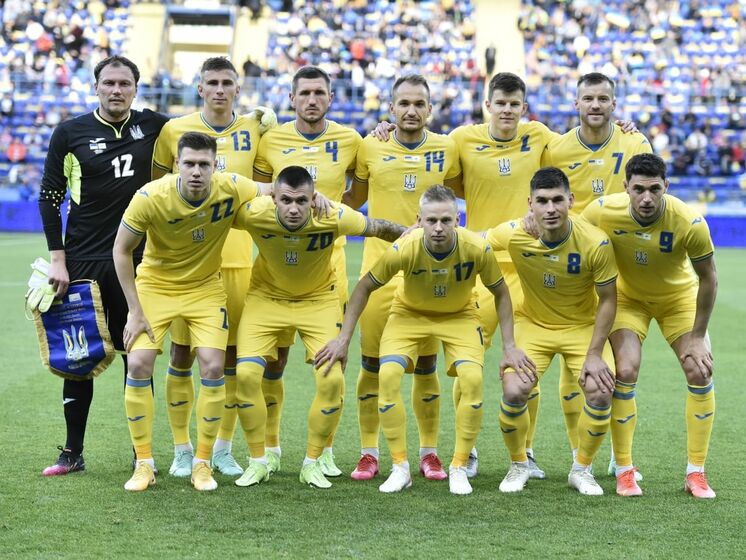 УЄФА зобов'язав Україну прибрати з форми футбольної збірної напис "Героям слава!" – ЗМІ
