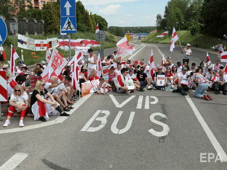 Белорусы устроили акции протеста у границ в Польше, Литве и Украине. Фоторепортаж