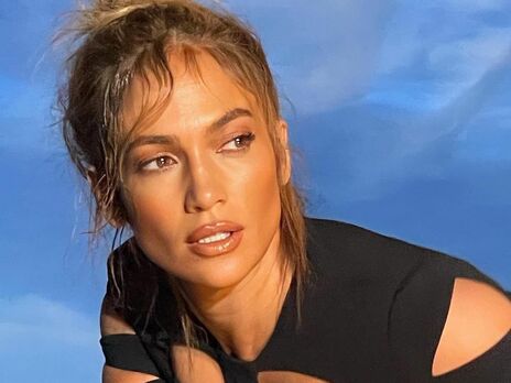 51-летняя Лопес показала младшую на два года родную сестру – известную в США телеведущую