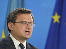 Россия отвела от границы Украины и из оккупированного Крыма не более 12 тыс. военных &ndash; Кулеба