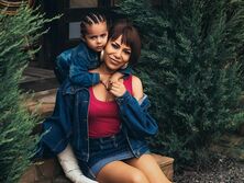 Четырехлетняя дочь Гайтаны впервые пошла в детский сад