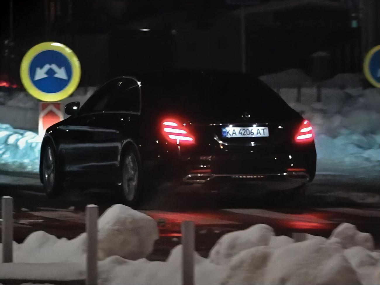 Єрмак, його заступник і деякі нардепи використовують підставні номери автомобілів – ЗМІ