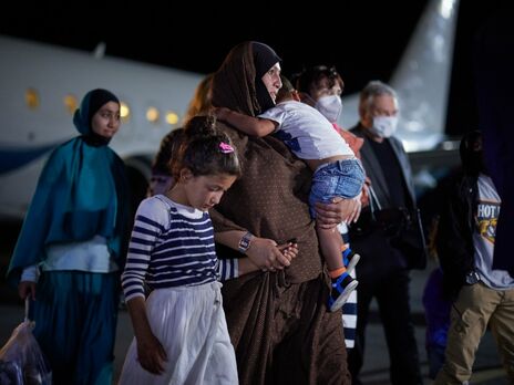 Украинка и семеро ее детей вернулись из лагеря беженцев в Сирии