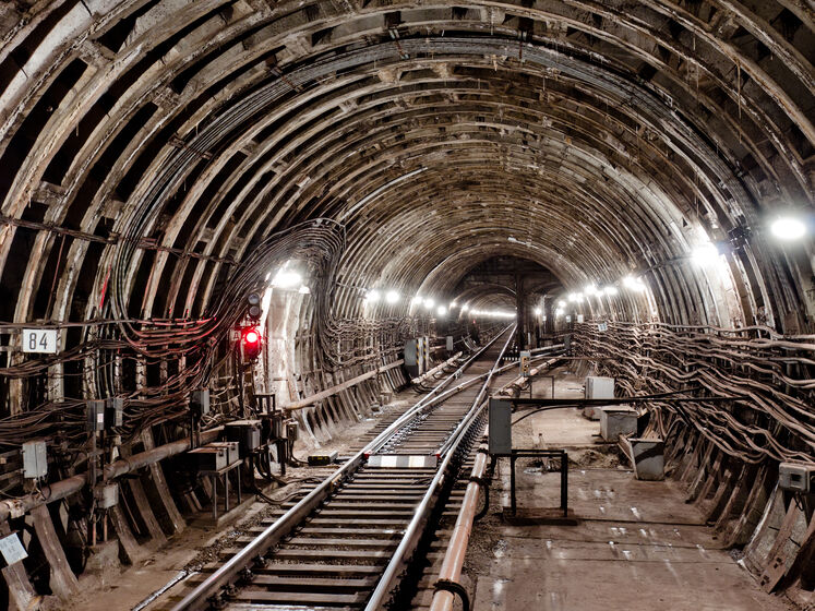 В Киеве из-за сообщения о минировании закрыли станцию метро "Крещатик"