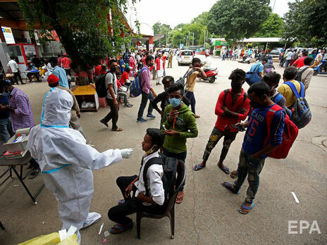 Кабмін України зняв заборону на в'їзд іноземців з Індії
