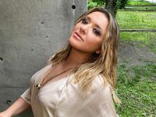 "Ваша диета скучная", "Гормонам щитовидки капздец". Могилевскую раскритиковали за диету