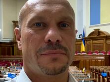 Кива приспустил брюки до нижнего белья в сессионном зале Рады. Видео