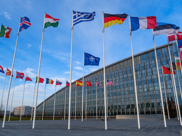 В НАТО призвали Россию вернуться к полному соблюдению Договора по открытому небу