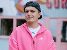 "Беременность жене очень идет. И вы рядом с ней похорошели". Анатолий Анатолич умилил сеть семейным фото