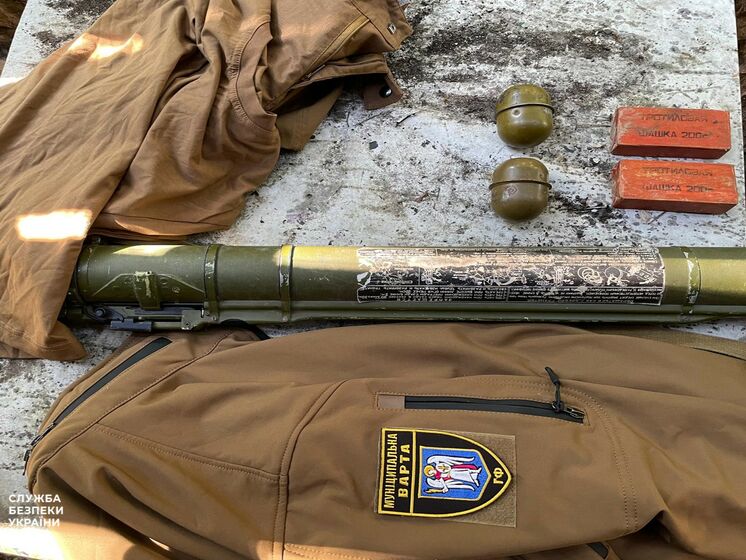 СБУ провела обшуки в київській "Муніципальній варті" у справі про незаконне поводження зі зброєю