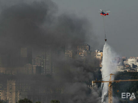 Пожар на складе с пиротехникой в РФ. Пострадали четыре человека, возгорание тушили с помощью вертолетов и катера
