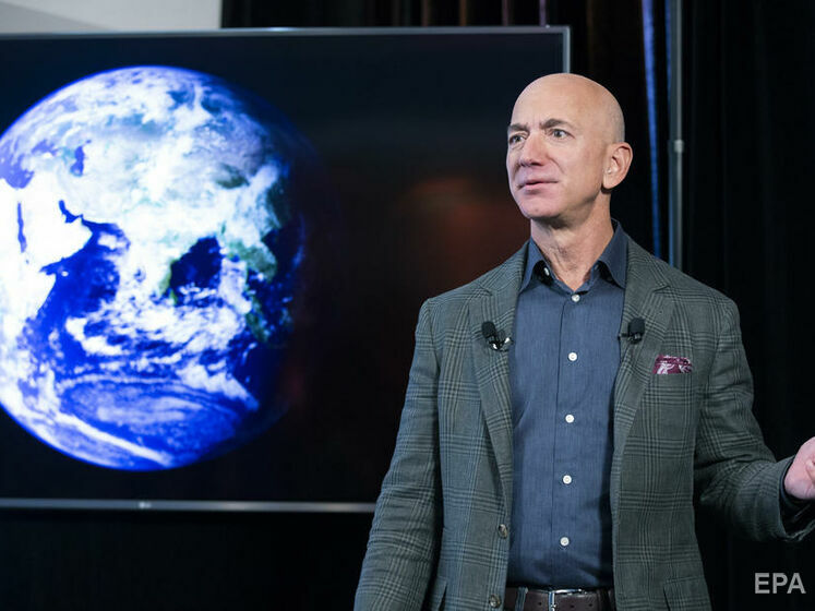 Более 45 тыс. человек поддержали идею не пускать основателя Amazon Безоса на землю после его полета в космос