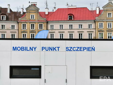 У Польщі проти коронавірусу почали вакцинувати безхатченків