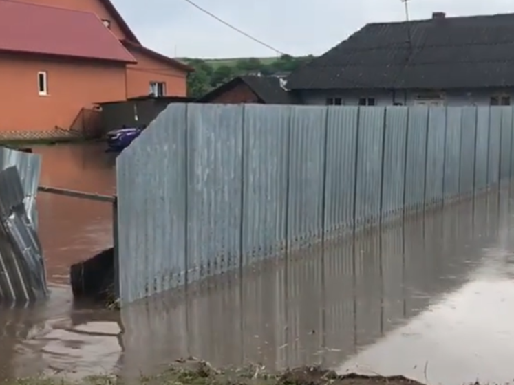В Черновицкой области из-за сильных дождей подтопило 17 сел