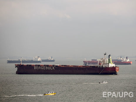 Нефть подешевела на $1,5 в течение дня