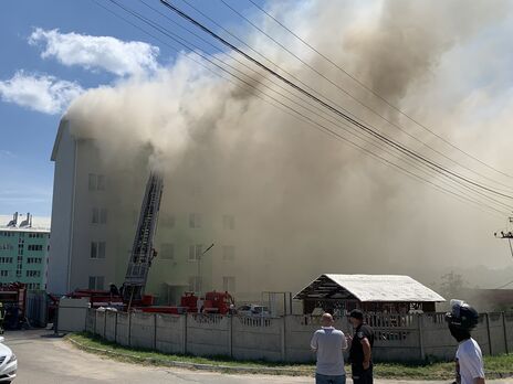 Перерізали горло і вирізали серце. У поліції вважають, що вибух у п'ятиповерхівці під Києвом улаштували, щоб замести сліди вбивства