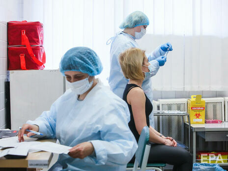 У МОЗ розповіли, скільки українців зробили щеплення проти коронавірусу протягом минулої доби