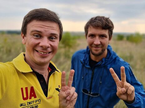 Оператор Комарова став невпізнанним після того, як випадково втратив вуса, а згодом збрив і бороду. Фото