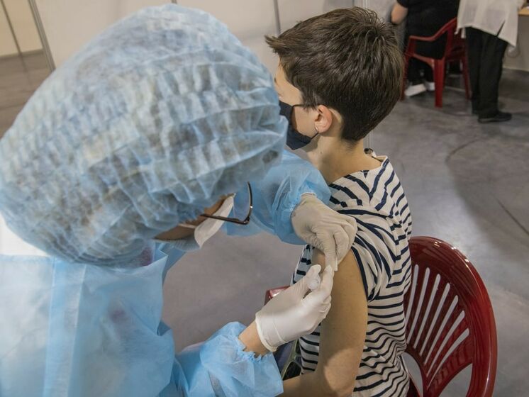 В Киеве открылась запись на массовую COVID-вакцинацию в МВЦ. Прививать будут четыре дня подряд