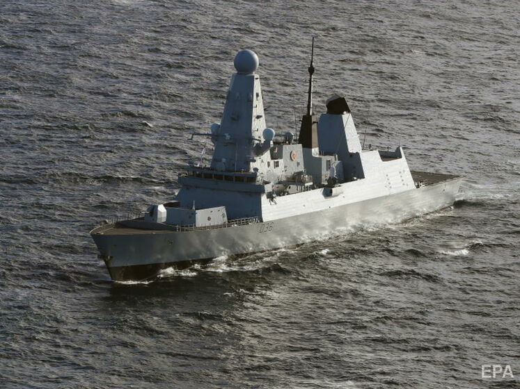 Великобритания отрицает, что Россия открыла предупредительный огонь по их эсминцу