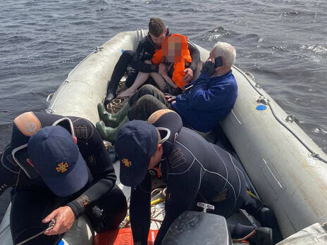 Сотрудникам ГСЧС удалось вовремя найти девочку, которая пробыла в воде два часа и очень замерзла