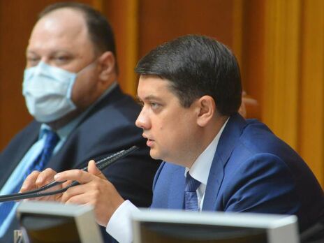 Разумков заявил, что олигархи даже не пробуют влиять на него, а на депутатов их влияние уменьшилось