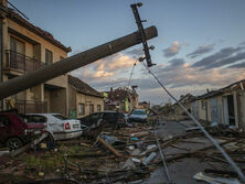 В Чехии пронесся разрушительный торнадо, есть погибшие. Фоторепортаж