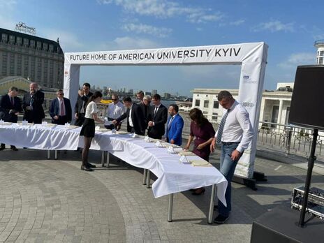У Києві на місці річкового вокзалу хочуть відкрити університет 