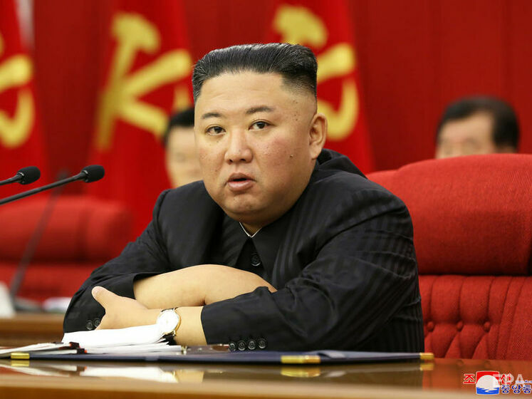 В Северной Корее признали, что Ким Чен Ын похудел. Гостелевидение КНДР сняло сюжет о "людях, убитых горем"