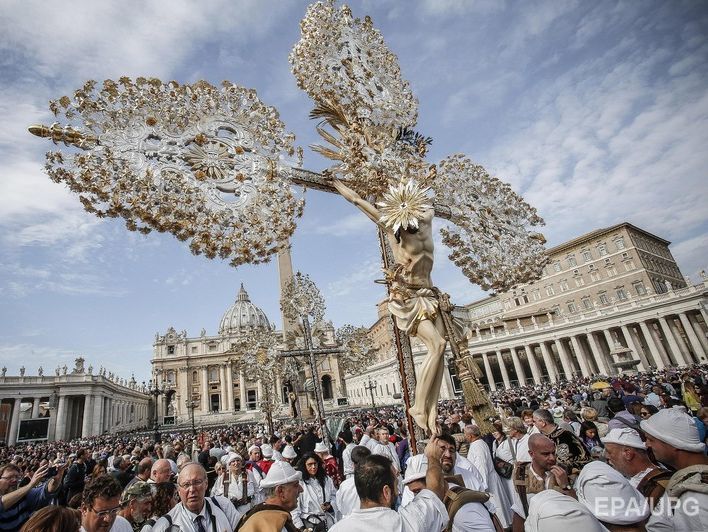 Ватикан запретил католикам развеивать или хранить дома прах умерших родственников