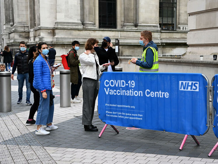В Британии зафиксировали резкий скачок суточных случаев COVID-19