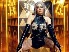 "Имейте меня во все дыры", "Киски". Maruv надела трусы с продольной молнией между ног