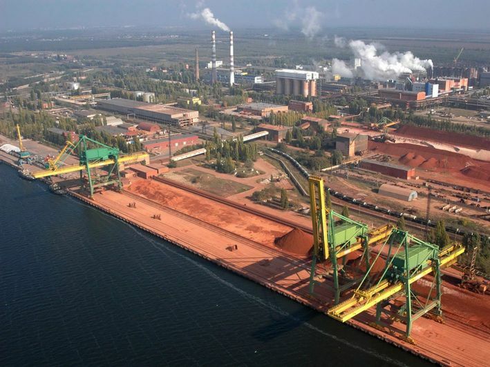На одну тонну продукции Николаевского глиноземного завода приходится 1,5 тонны вредных отходов – эксперт