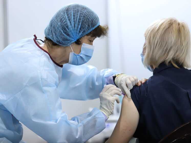 Центр вакцинации в Киеве будет работать пять дней подряд