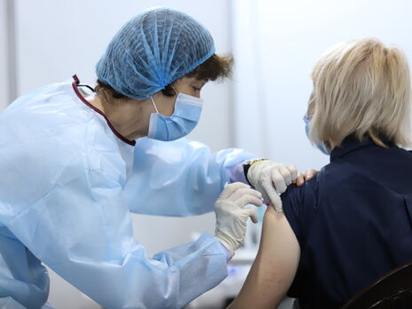 Центр вакцинации в Киеве будет работать пять дней подряд