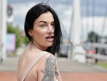 "Фешн из май профешн". Спустя три месяца после родов Приходько показала свою фигуру в купальнике