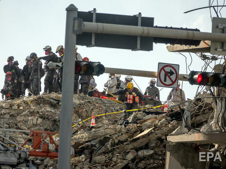 В Майами нашли тела уже 18 жертв обрушения дома, поиски более 140 человек продолжаются