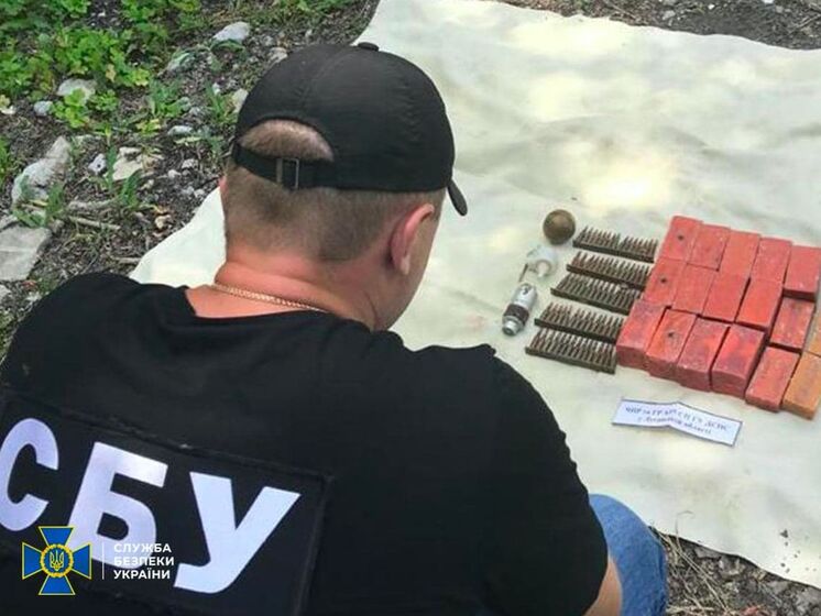 У Донецькій області знайшли схованки зі зброєю, закладені бойовиками 2014 року