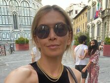 "Сам в рот запрыгнул", "Поосторожнее там". "Грешница" Брежнева показала, чем занималась на заднем сидении авто