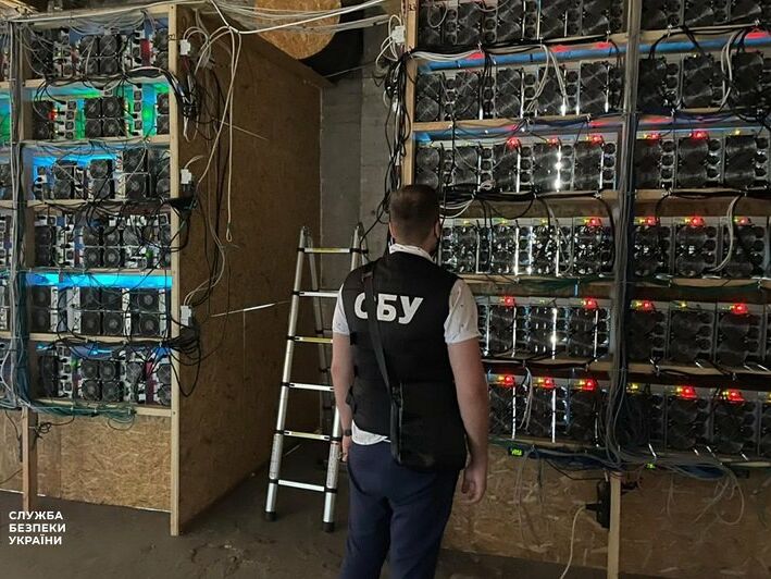 СБУ обезвредила криптоферму, из-за которой без света и воды могла остаться часть Черниговской области