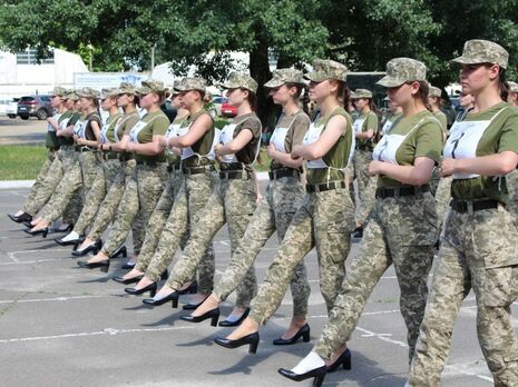 В Вооруженных силах Украины проходят службу 57 тыс. женщин