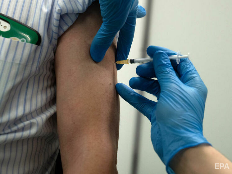 В мире сделали достаточно прививок от COVID-19, чтобы охватить 20,4% всего населения, но распределение вакцин неравномерное – Bloomberg