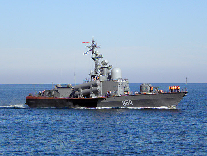 Российские корабли проигнорировали сигнал SOS от украинского рыболовецкого судна – ГУР Минобороны Украины
