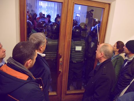 В Николаеве активисты сорвали форум 