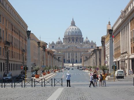 Ватикан оголосив про початок суду у справі про незаконні фінансові операції. Серед підозрюваних – кардинал