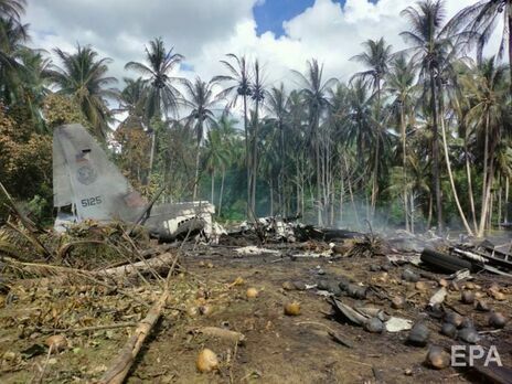 Кількість загиблих під час аварії військового літака на Філіппінах зросла до 45