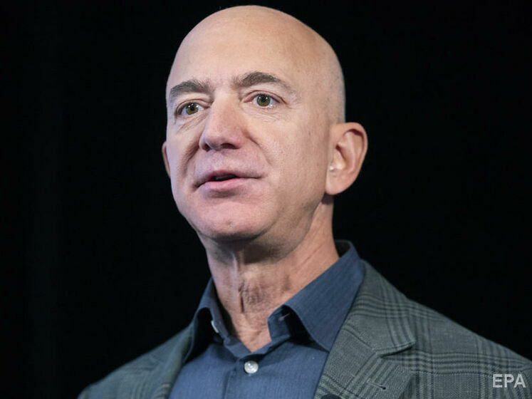 Безос официально ушел с должности гендиректора Amazon