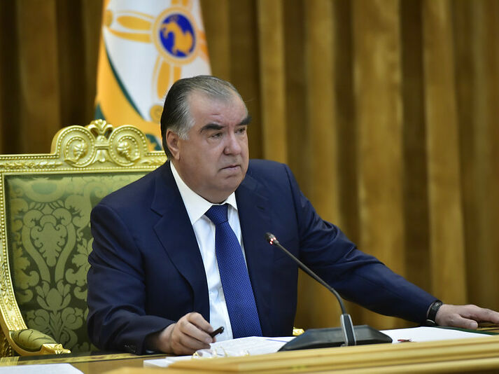 Президент Таджикистана поручил мобилизовать военных из-за ситуации с талибами в Афганистане