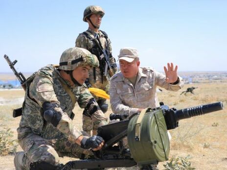 Российские военные начали тренировать гранатометчиков в Узбекистане. Учения проходят на фоне обострения в соседнем Афганистане
